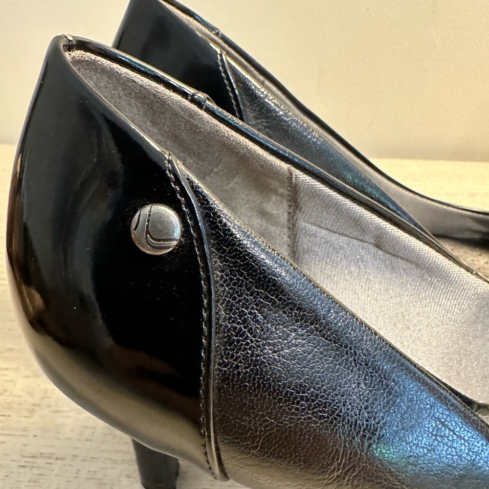 ⭐️ Life Stride Soft System flex black Pumps Size 11 EUC - Picture 4 of 9